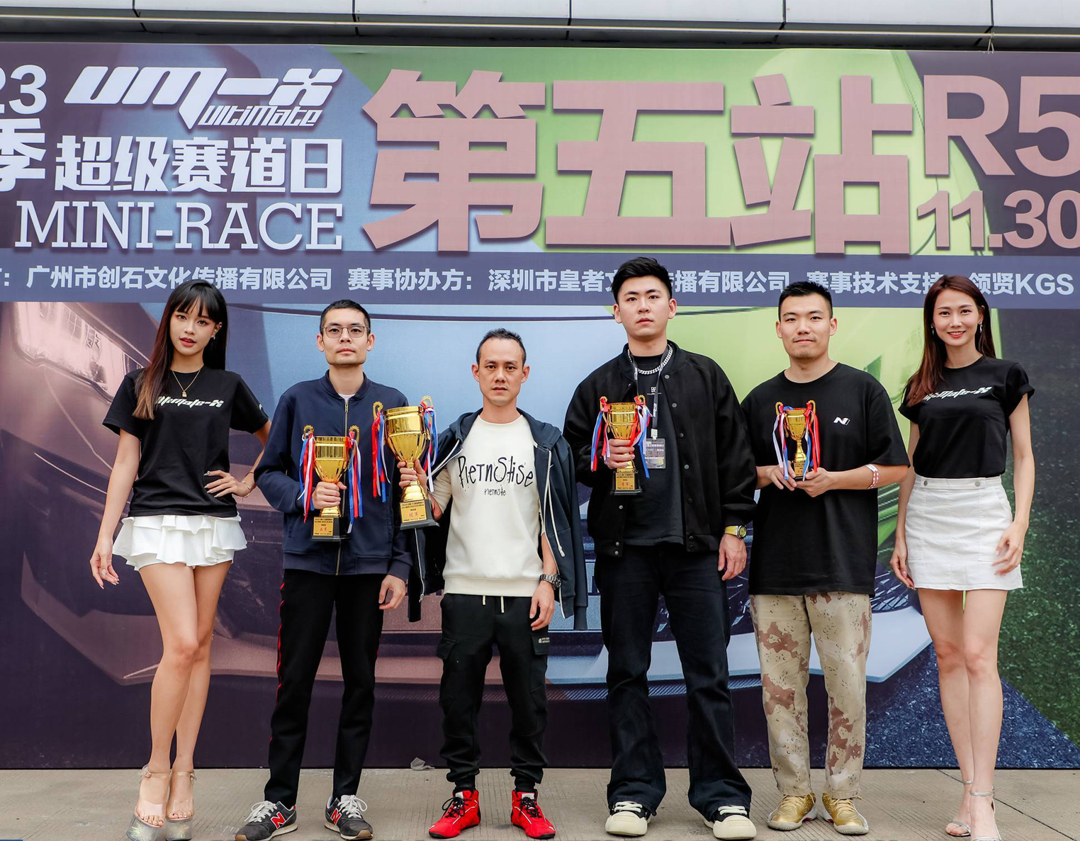 我们是冠军！慧灵科技赛车风采耀眼，展现出色速度